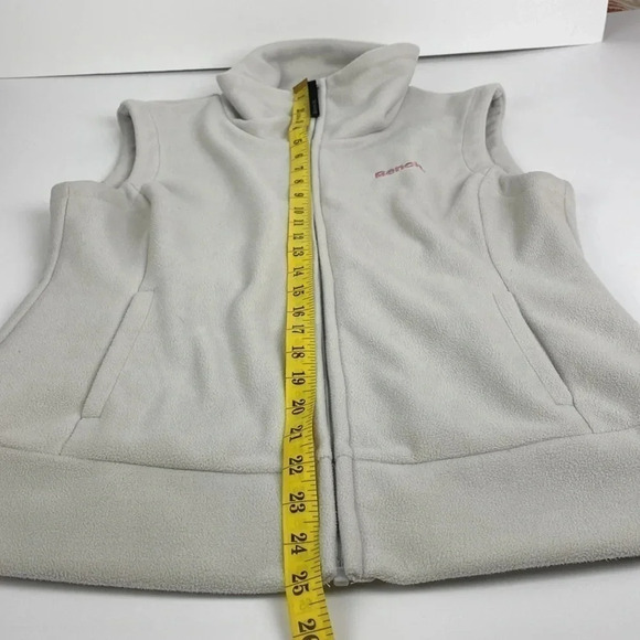 Bench beige cream white fleece High collar high neck fuzzy vest size medium - Picture 14 of 14